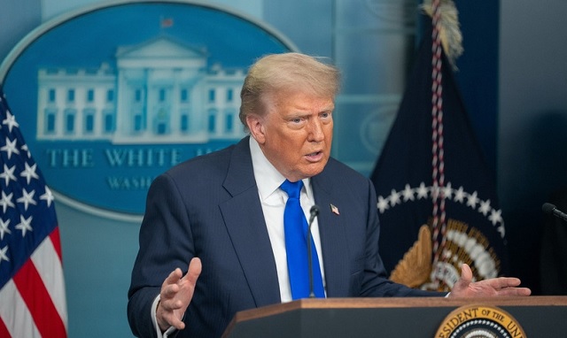 ong-trump-tuyen-bo-ve-thue-quan